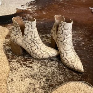 Steve Madden Kaylah Booties